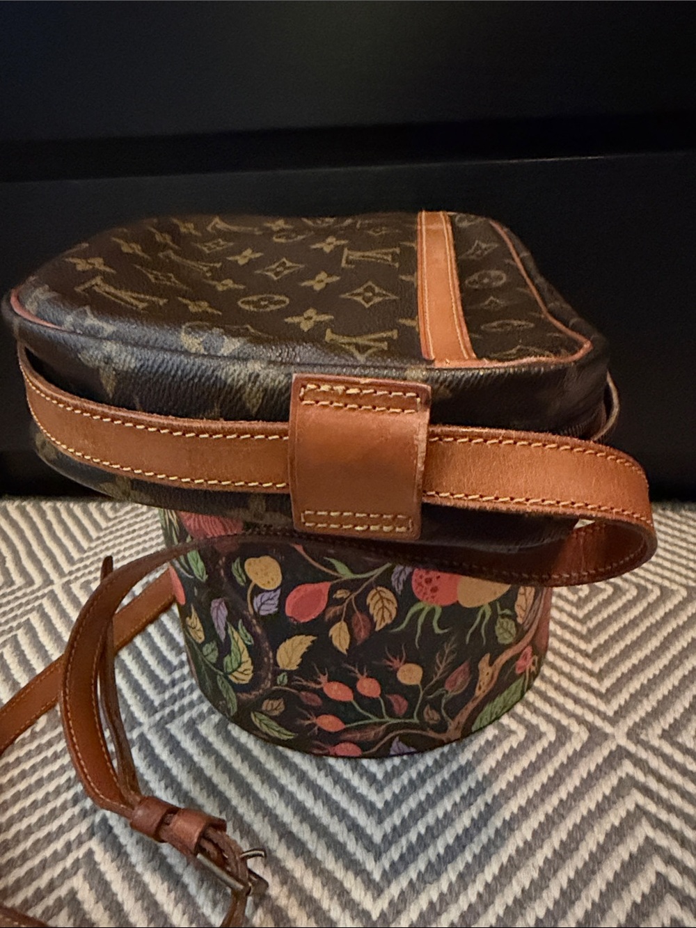 Louis Vuitton Monogram Crossbody Bag - Brown/Tan - Picture 5 of 13